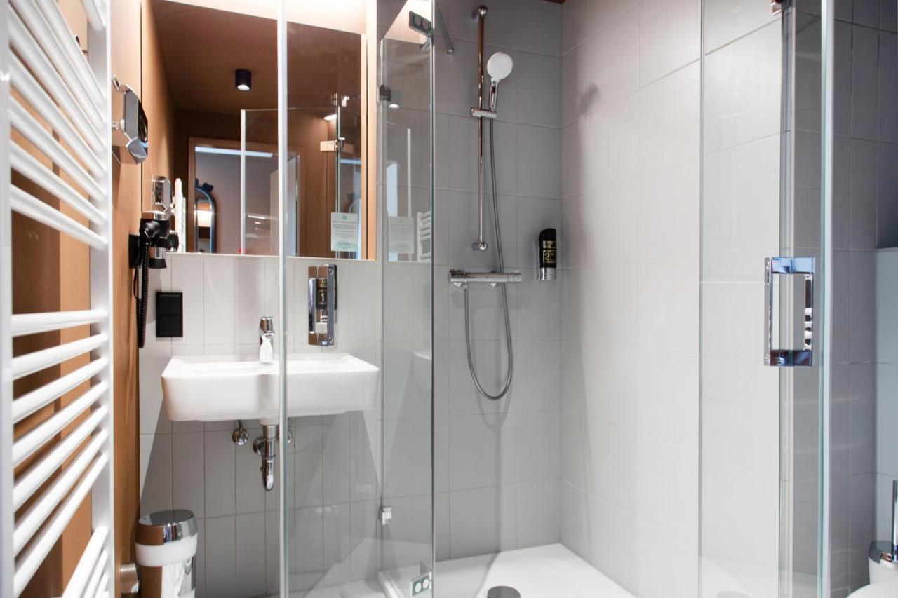 Meininger Hotel Bremen Hauptbahnhof Экстерьер фото