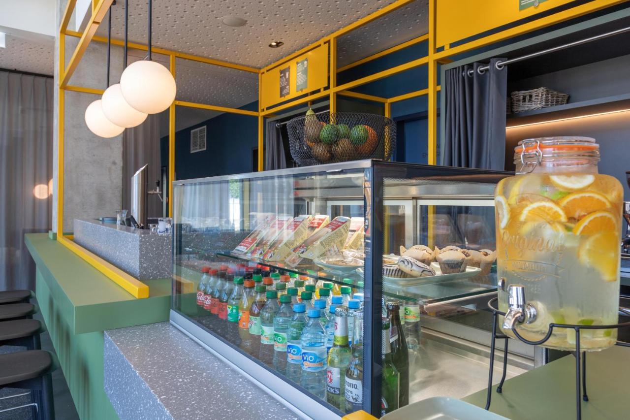 Meininger Hotel Bremen Hauptbahnhof Экстерьер фото
