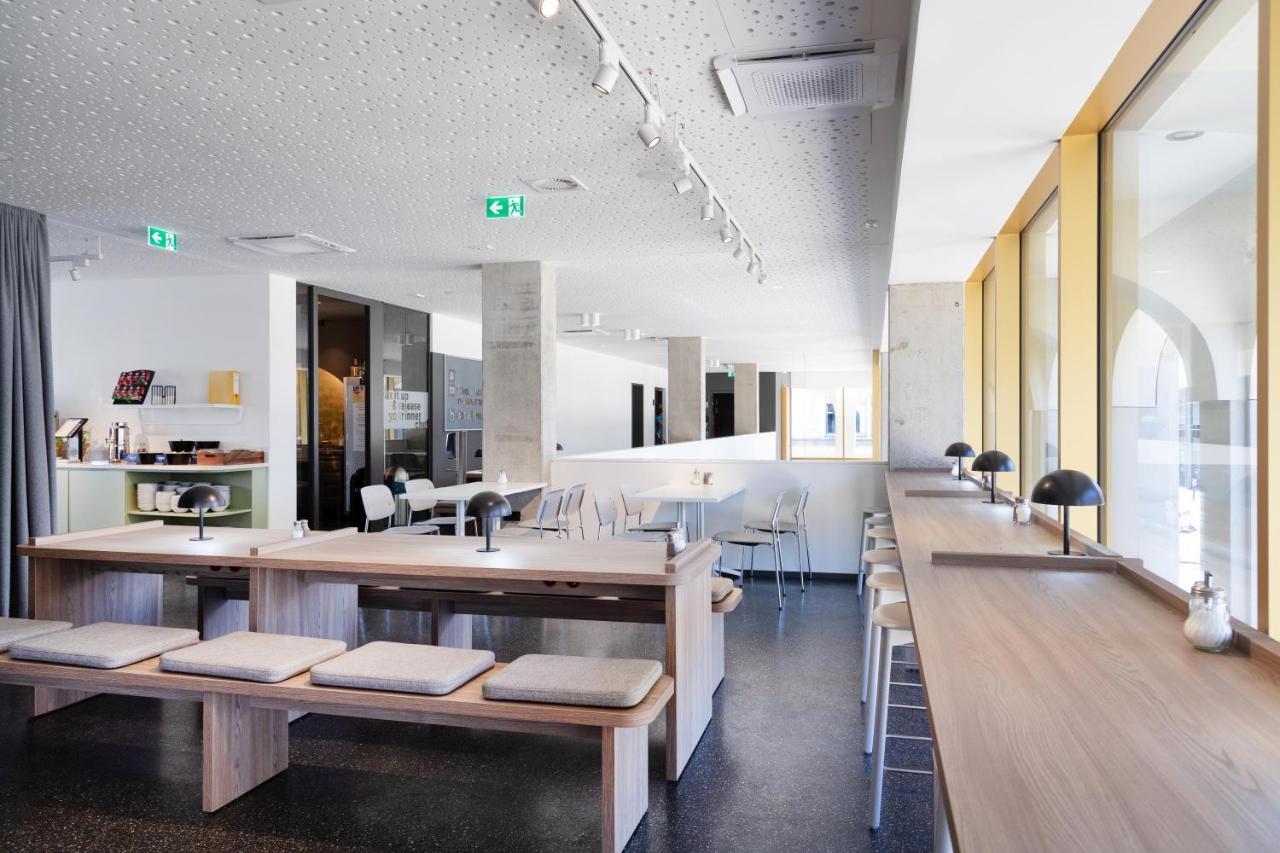 Meininger Hotel Bremen Hauptbahnhof Экстерьер фото