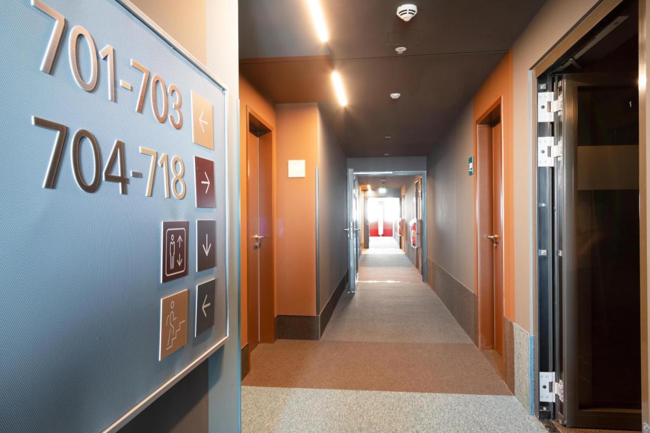 Meininger Hotel Bremen Hauptbahnhof Экстерьер фото